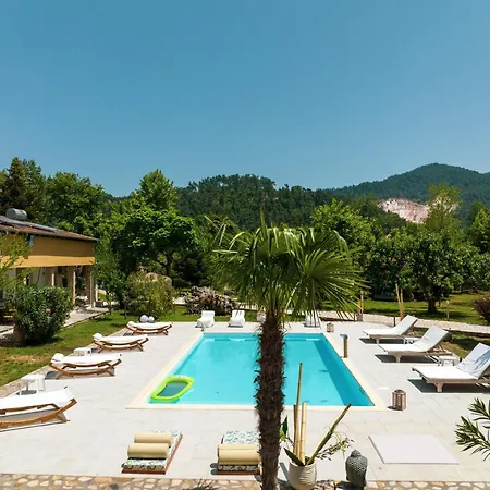 Natura Bungalows-villa Appartement *